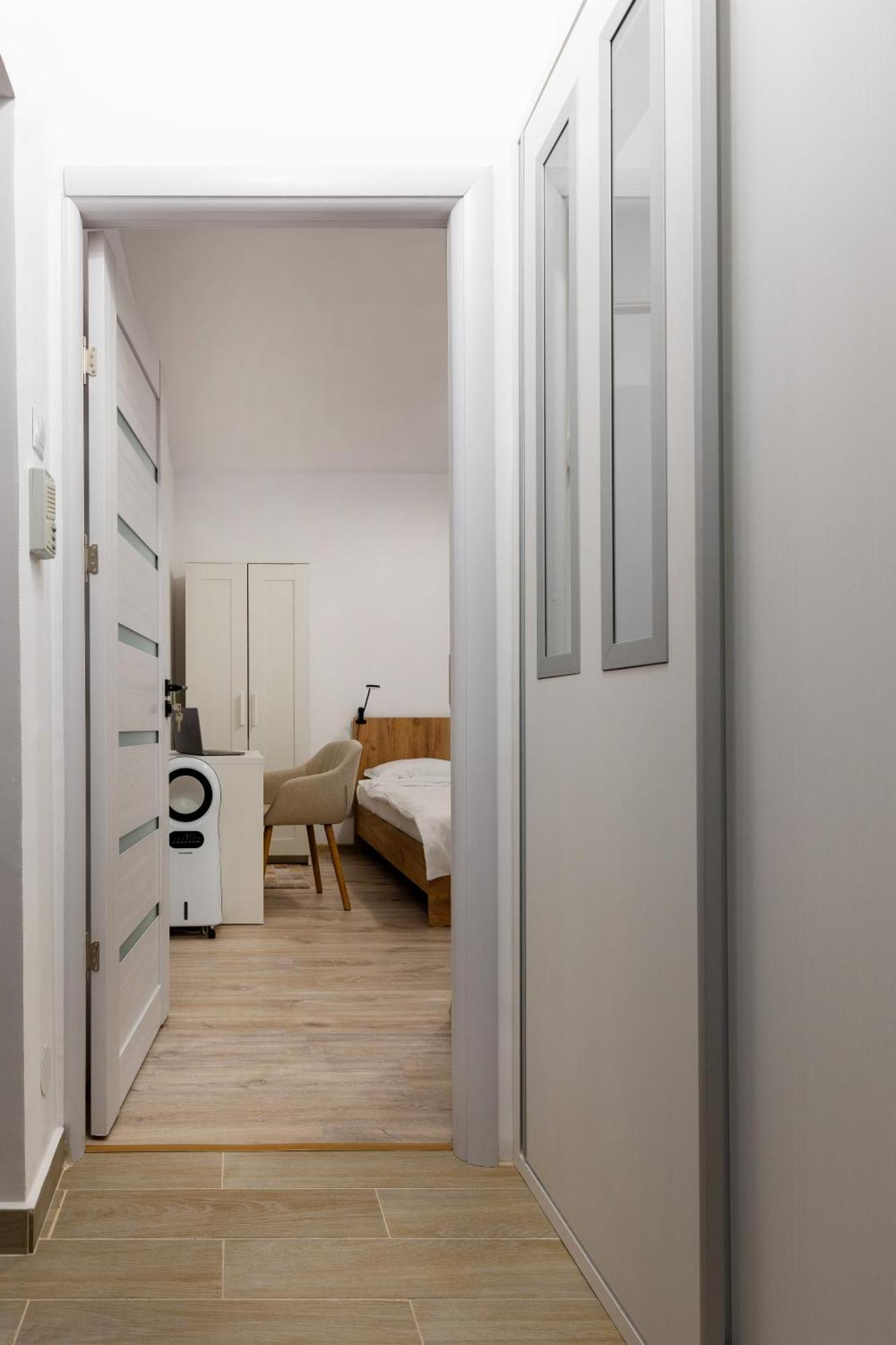 Appartement Minerva Studio Craiova Extérieur photo
